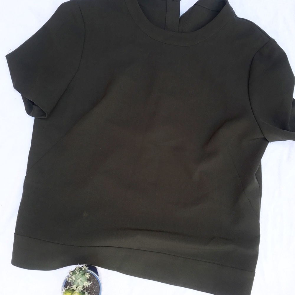 Green Top - Picture 2 of 4